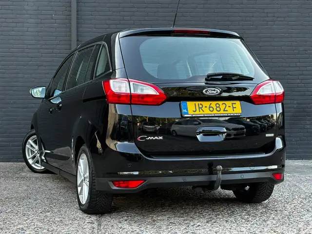 Ford Grand C-Max view 5
