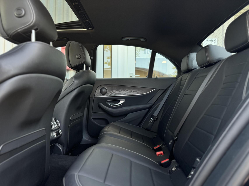 Mercedes-Benz E 400 4Matic — photo 6