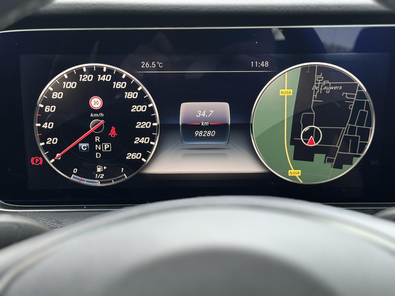 Mercedes-Benz E 400 4Matic — photo 9