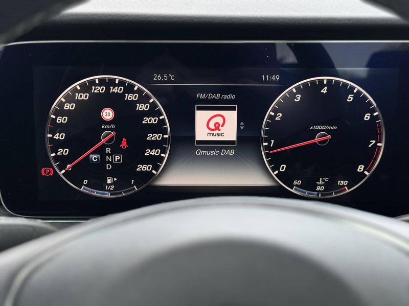 Mercedes-Benz E 400 4Matic — photo 12