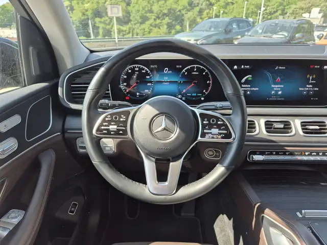 Mercedes-Benz 300 view 18