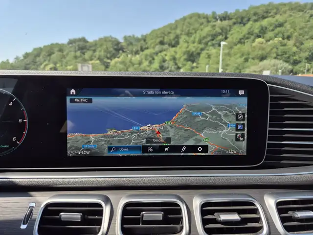 Mercedes-Benz 300 view 11