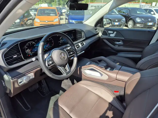 Mercedes-Benz 300 view 6