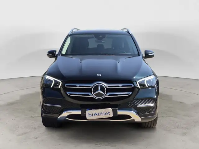 Mercedes-Benz 300 view 2