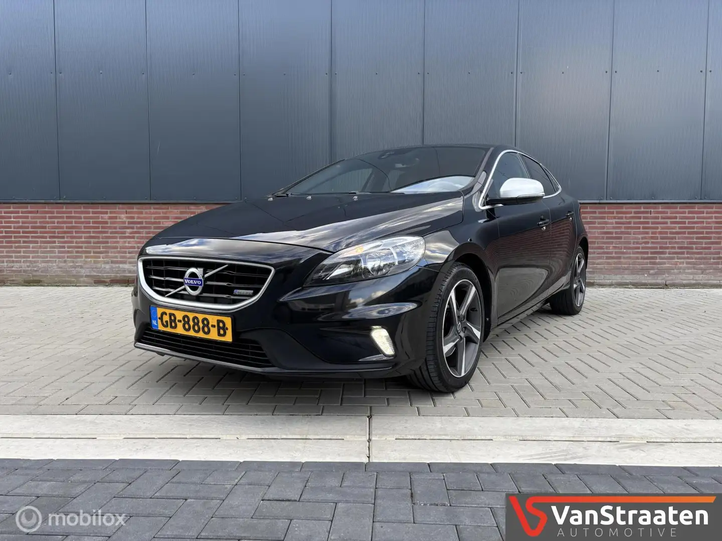 Volvo V40 1.6 T4 R-Design | Panoramadak | Merkdealer onderh. Noir - 1