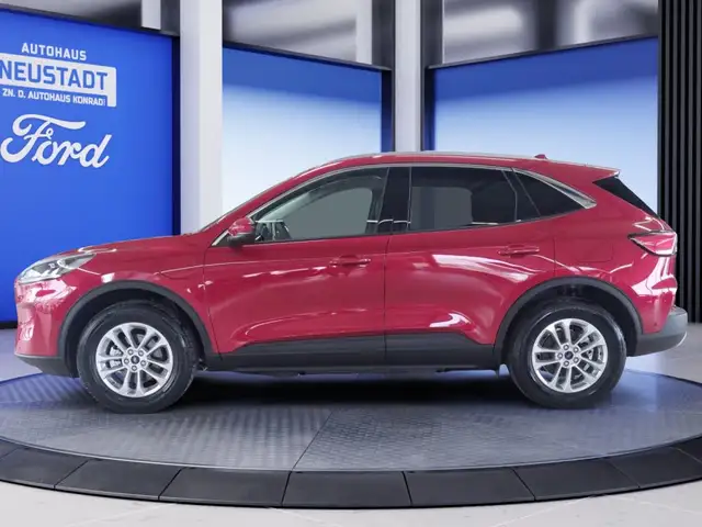 Ford Kuga view 3