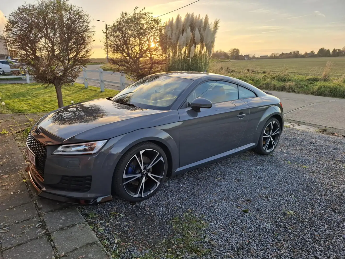 Audi TT TT Coupé 2.0 TFSI Grijs - 1