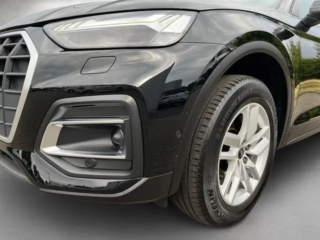 Audi Q5 view 5