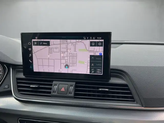 Audi Q5 view 11