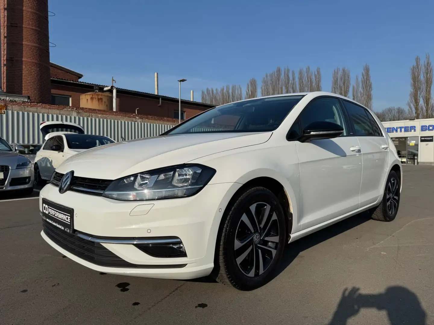 Volkswagen Golf VII Lim. IQ.DRIVE Start-Stopp*ACC*NAVI*PDC* Weiß - 1