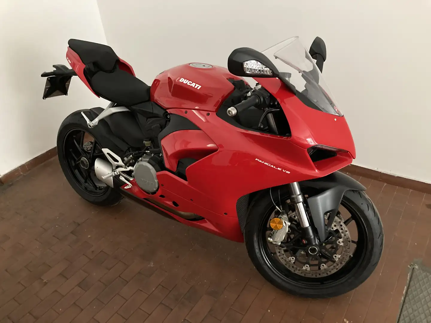Ducati Panigale V2 - 2