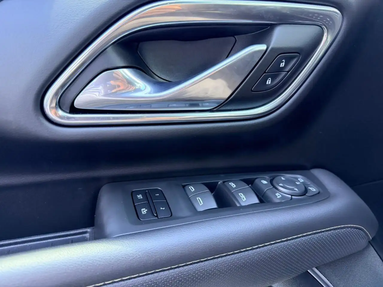 GMC Yukon снимка GMC Yukon