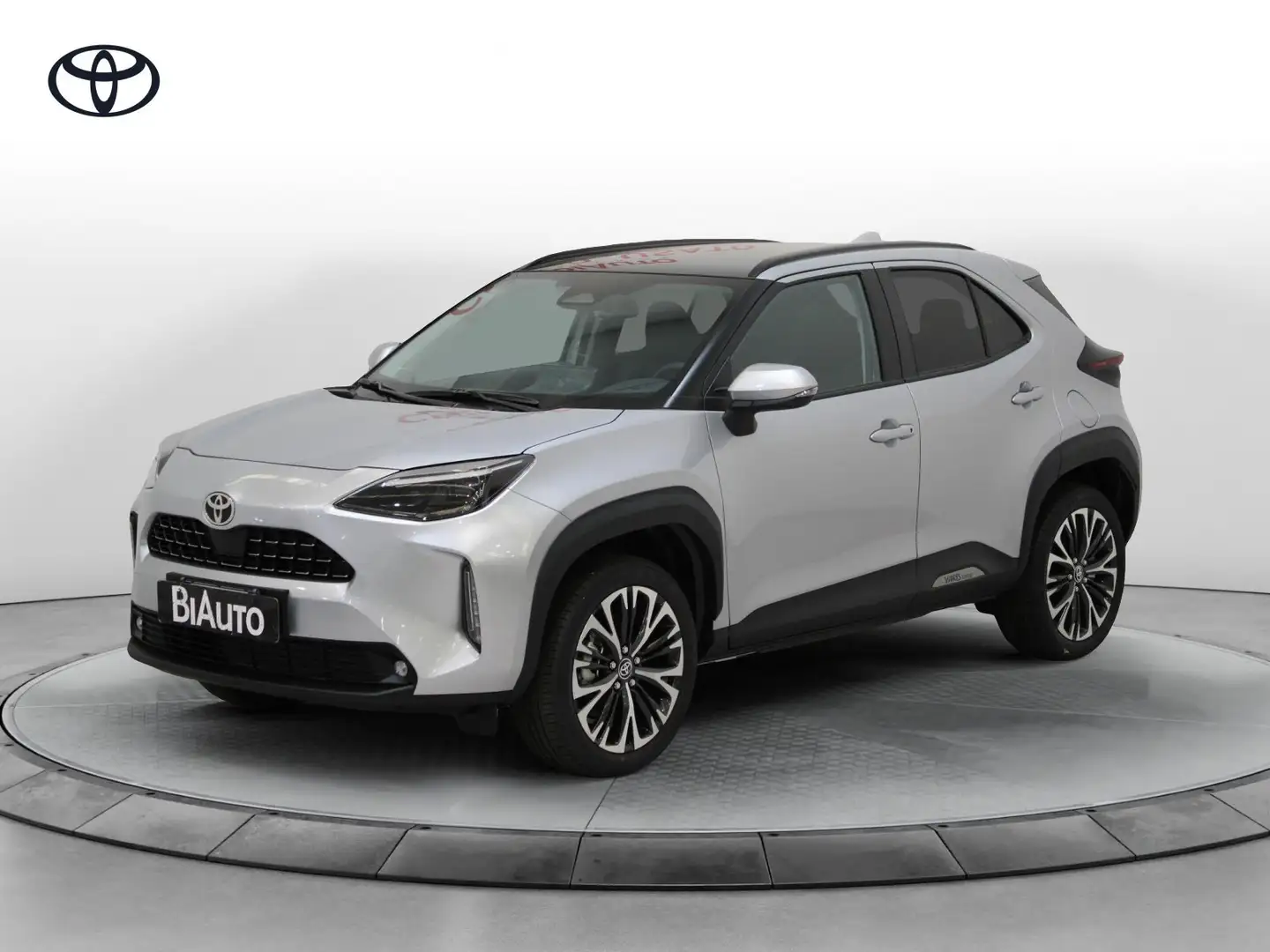 Toyota Yaris Cross 1.5 Hybrid 130 CV 5p. E-CVT AWD-i Lounge Argento - 1