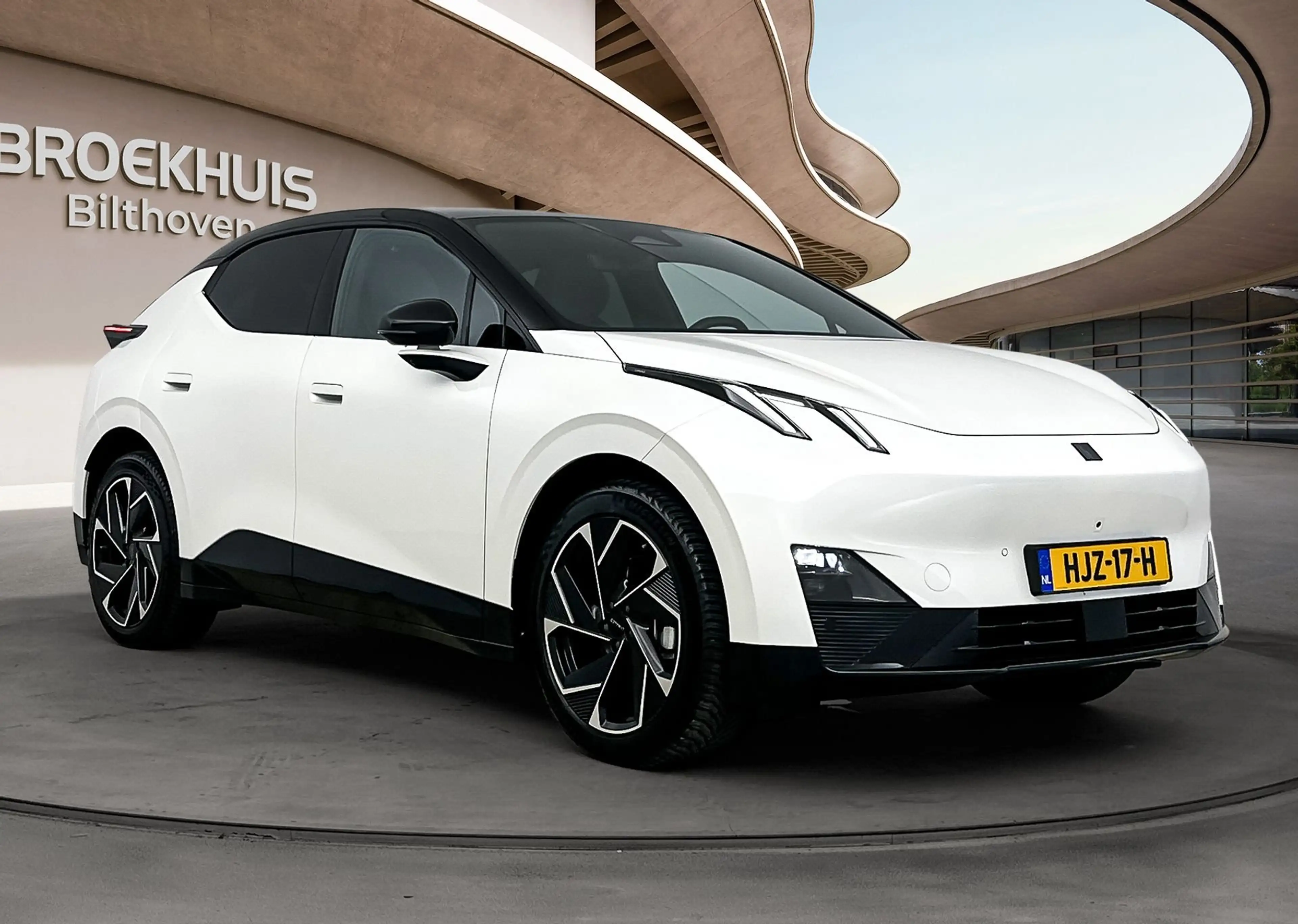 Lynk & Co 02 More 66 kWh | ORIGINEEL NEDERLANDSE AUTO | 445 km — photo 2