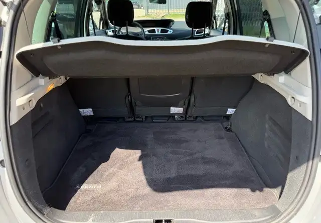 Renault Scenic view 10