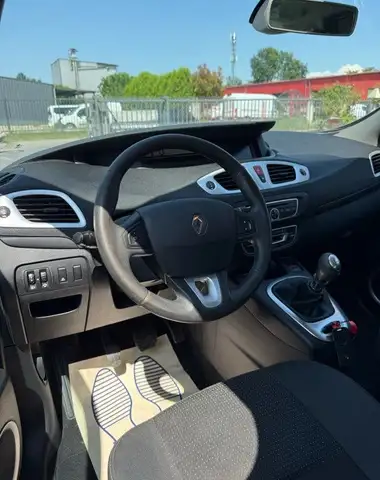 Renault Scenic view 9