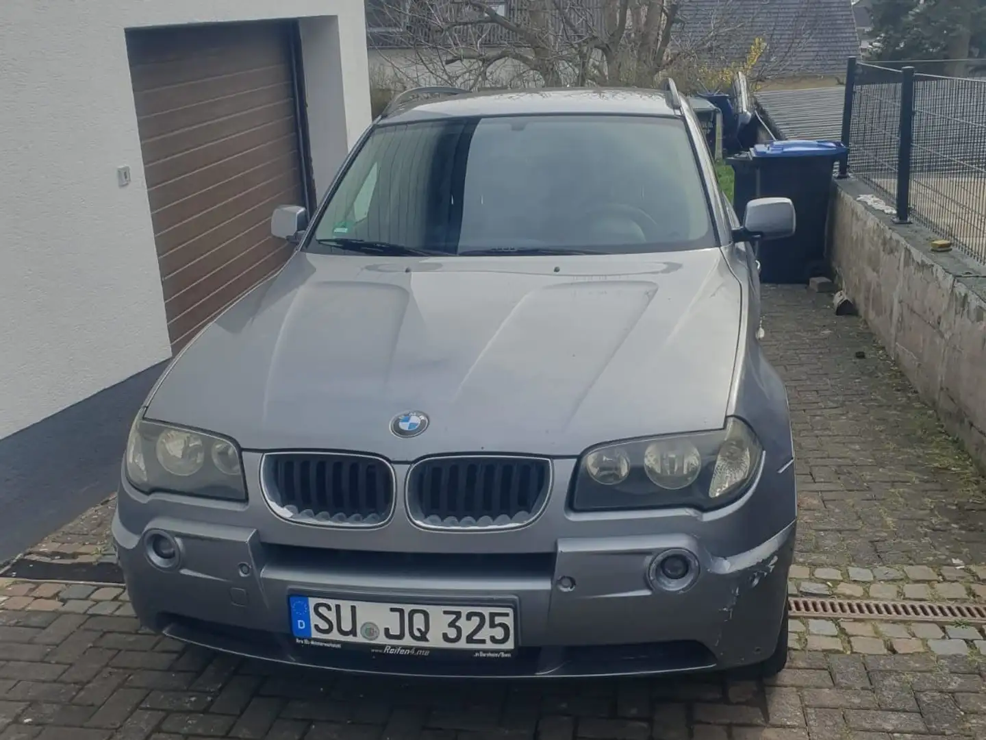 BMW X3 2.0d Grau - 1
