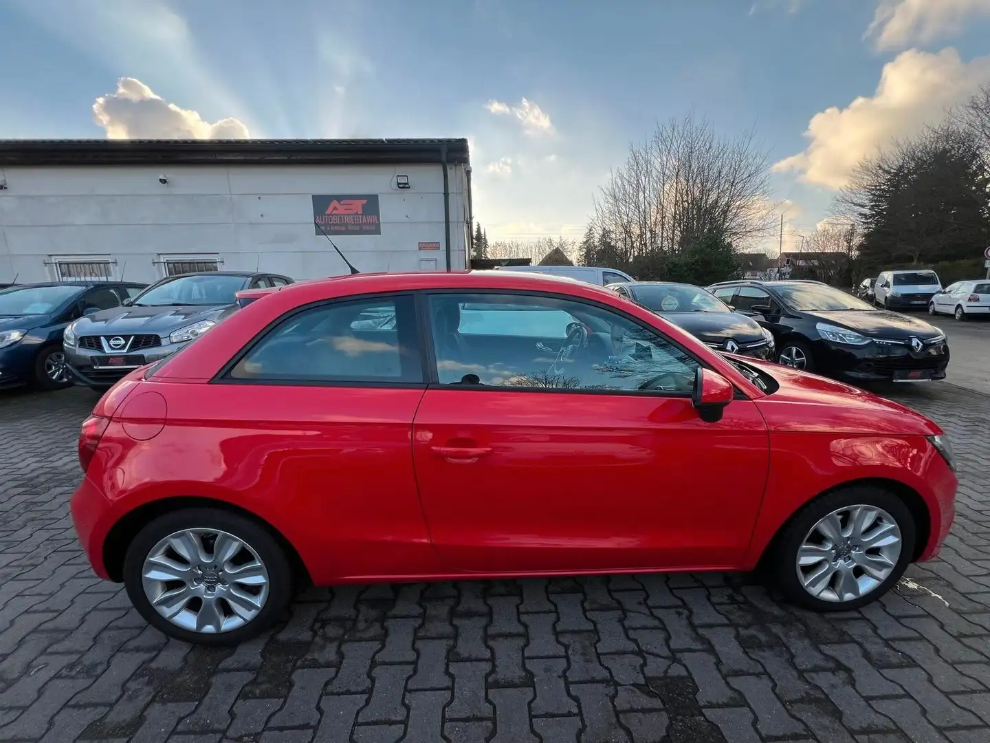 Audi A1 1.2, TÜV NEU, Klima, Navi, Sitzhzg, Garantie Rouge - 2
