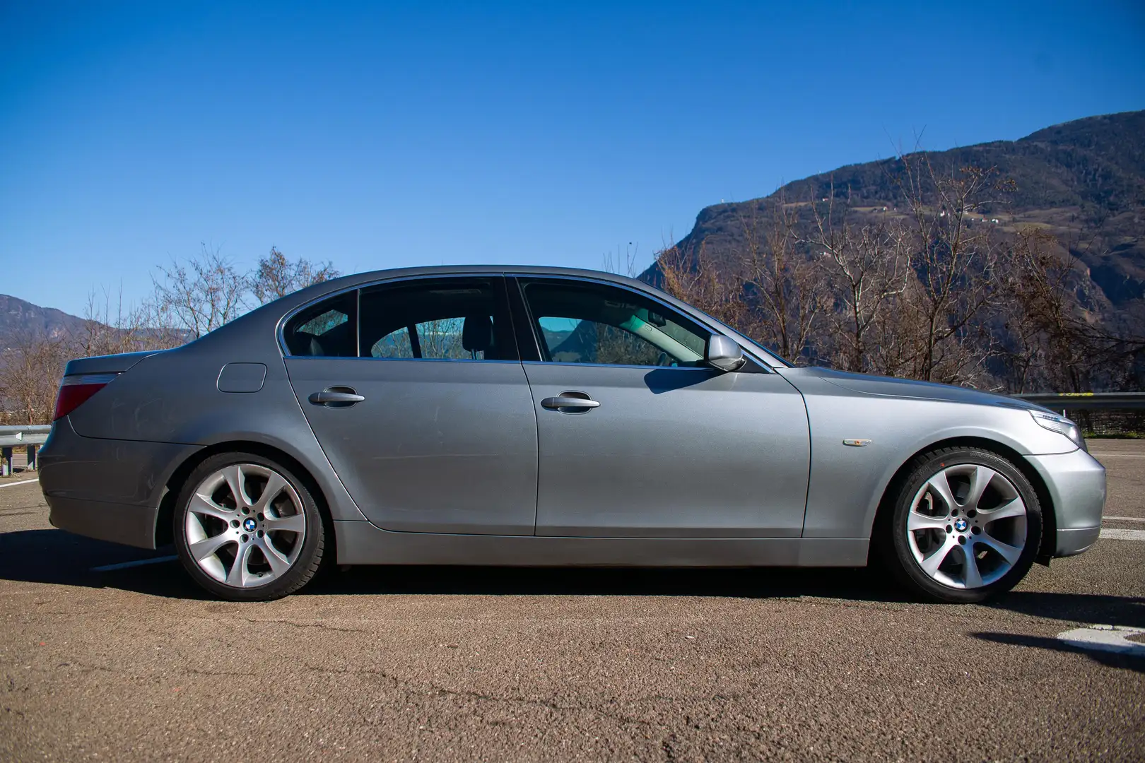 BMW 545 545i Eccelsa - 2