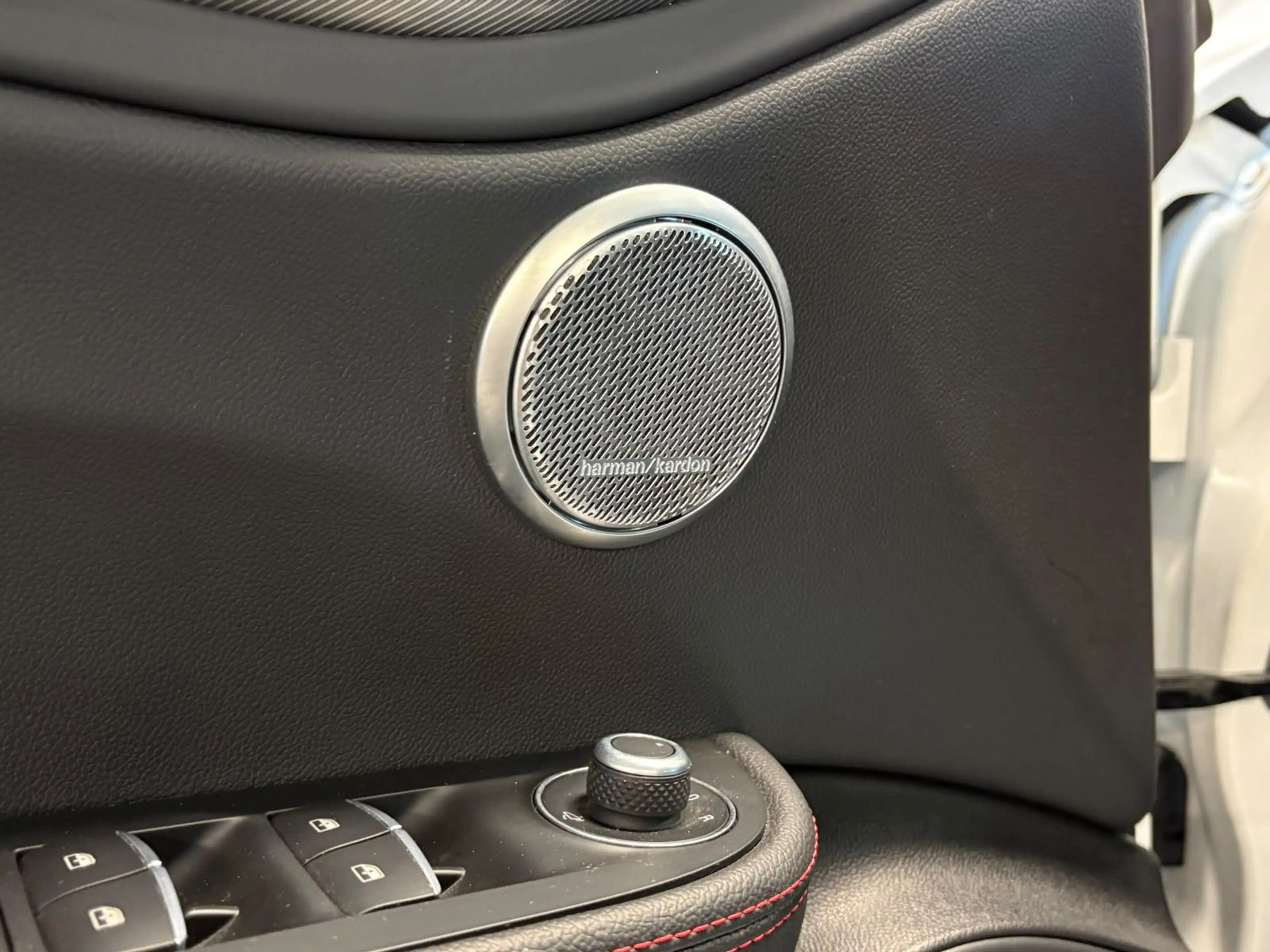 Alfa Romeo Giulia Tributo Italiano Q4 MATRIX+KAM+SHZ/LHZ+ — photo 8