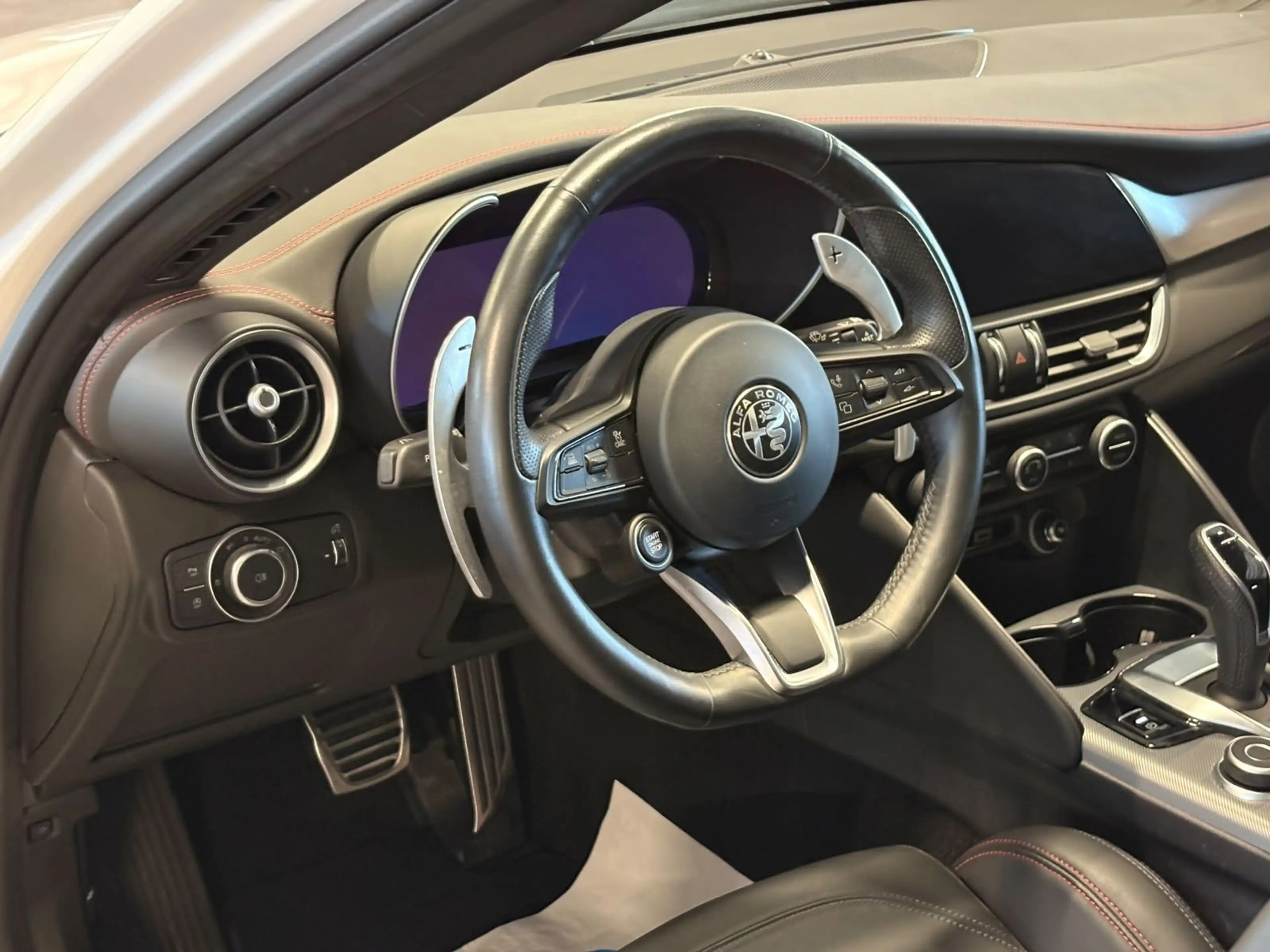 Alfa Romeo Giulia Tributo Italiano Q4 MATRIX+KAM+SHZ/LHZ+ — photo 12