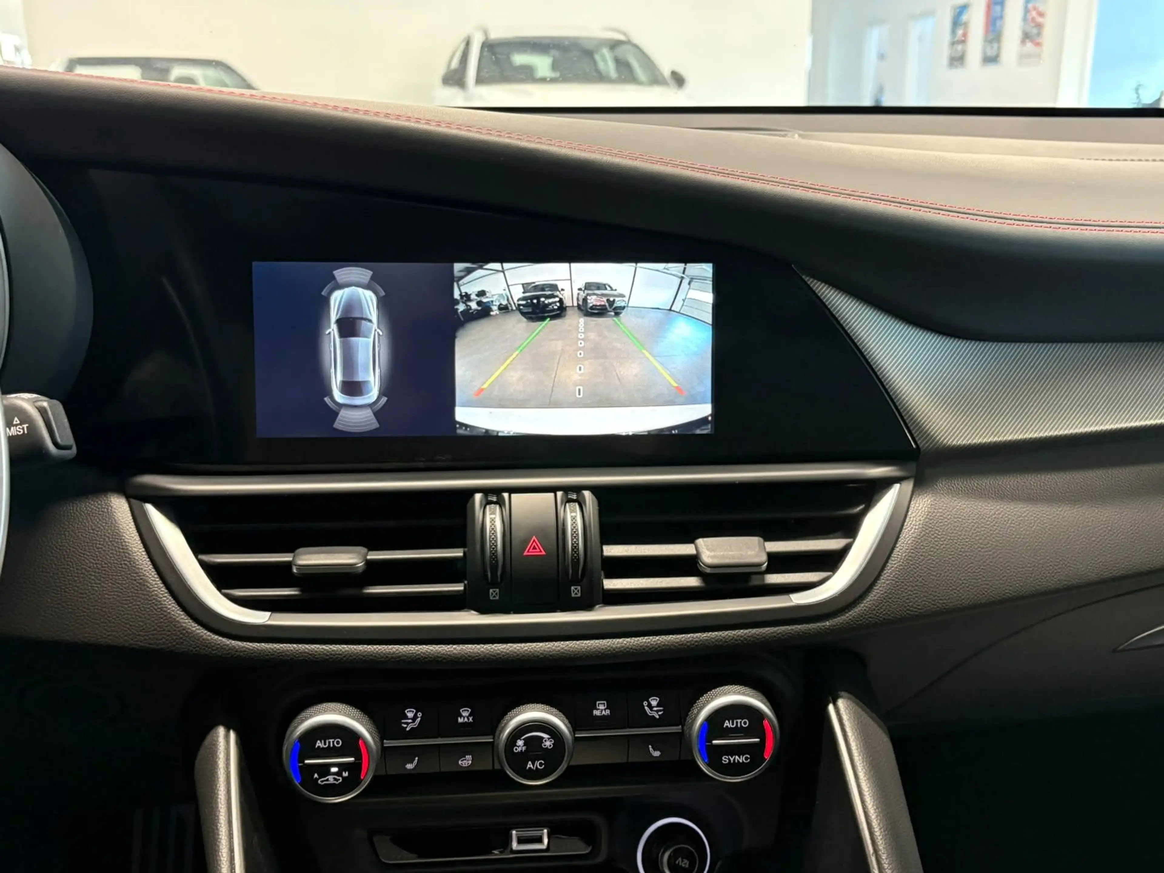 Alfa Romeo Giulia Tributo Italiano Q4 MATRIX+KAM+SHZ/LHZ+ — photo 14
