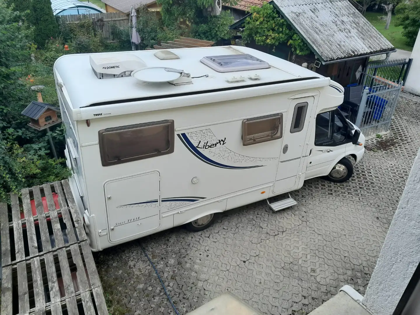 Ford Transit Wohnmobil Weiß - 1