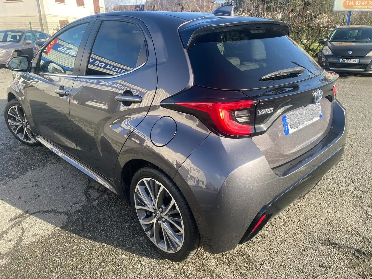 Toyota Yaris Toyota Yaris Hybride 116 ch ICONIC 5 Gris - 1