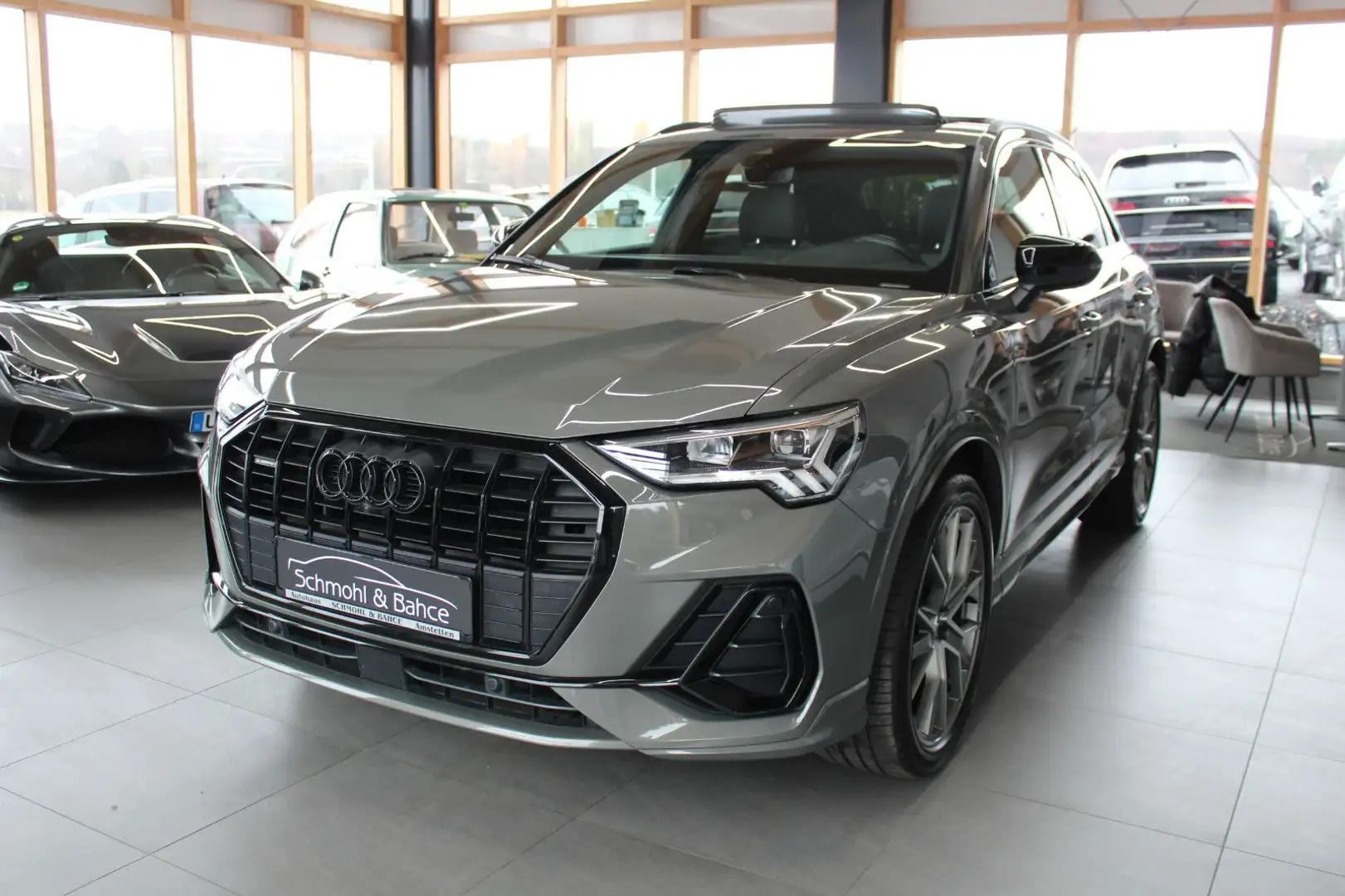 Audi Q3 40 TDI quattro S tronic S line sport Grau - 1