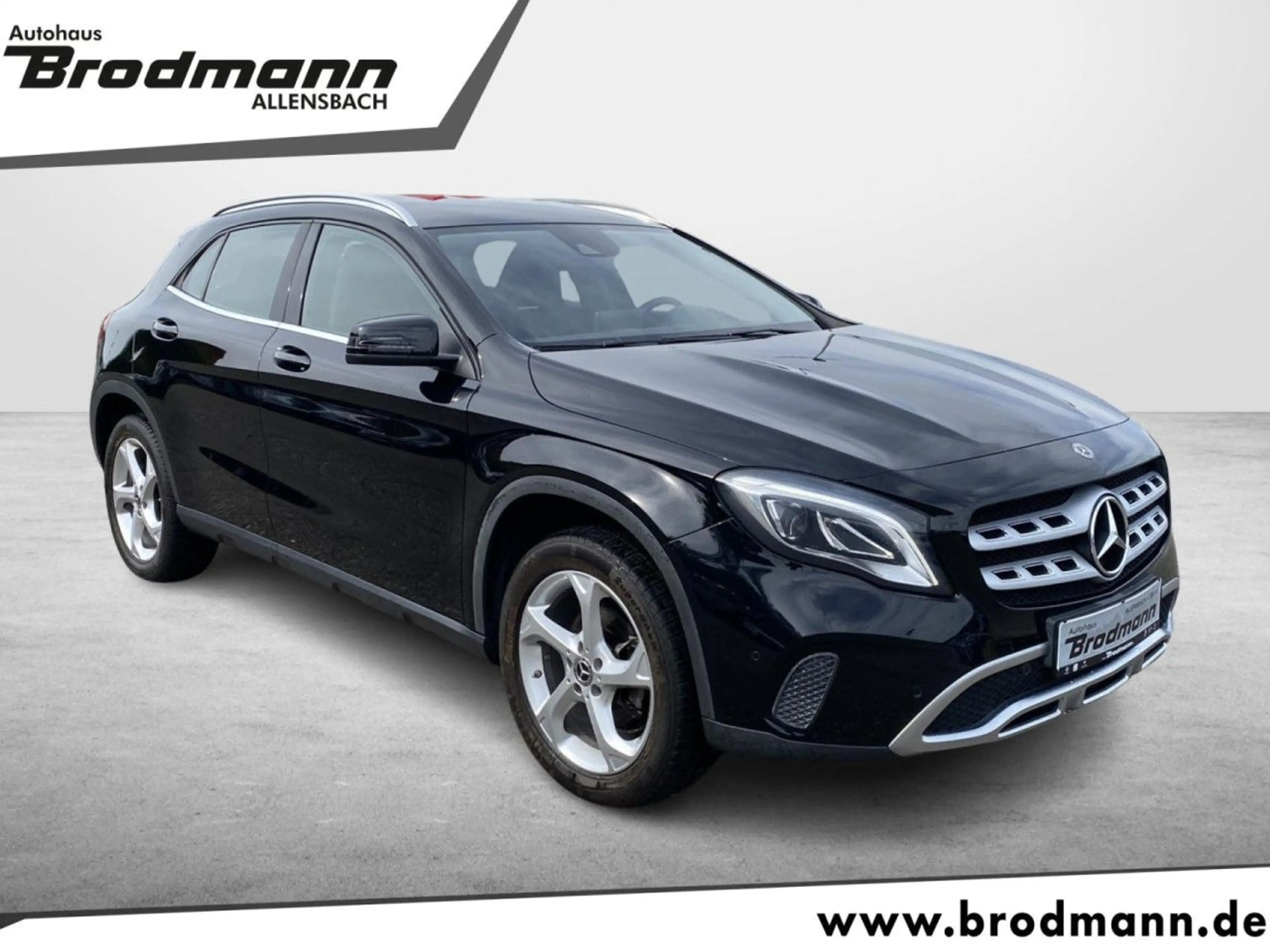 Mercedes-Benz GLA 200 Urban Navi-RFK-LED-SHZ-PDC-GRA-Bluetooth — photo 4