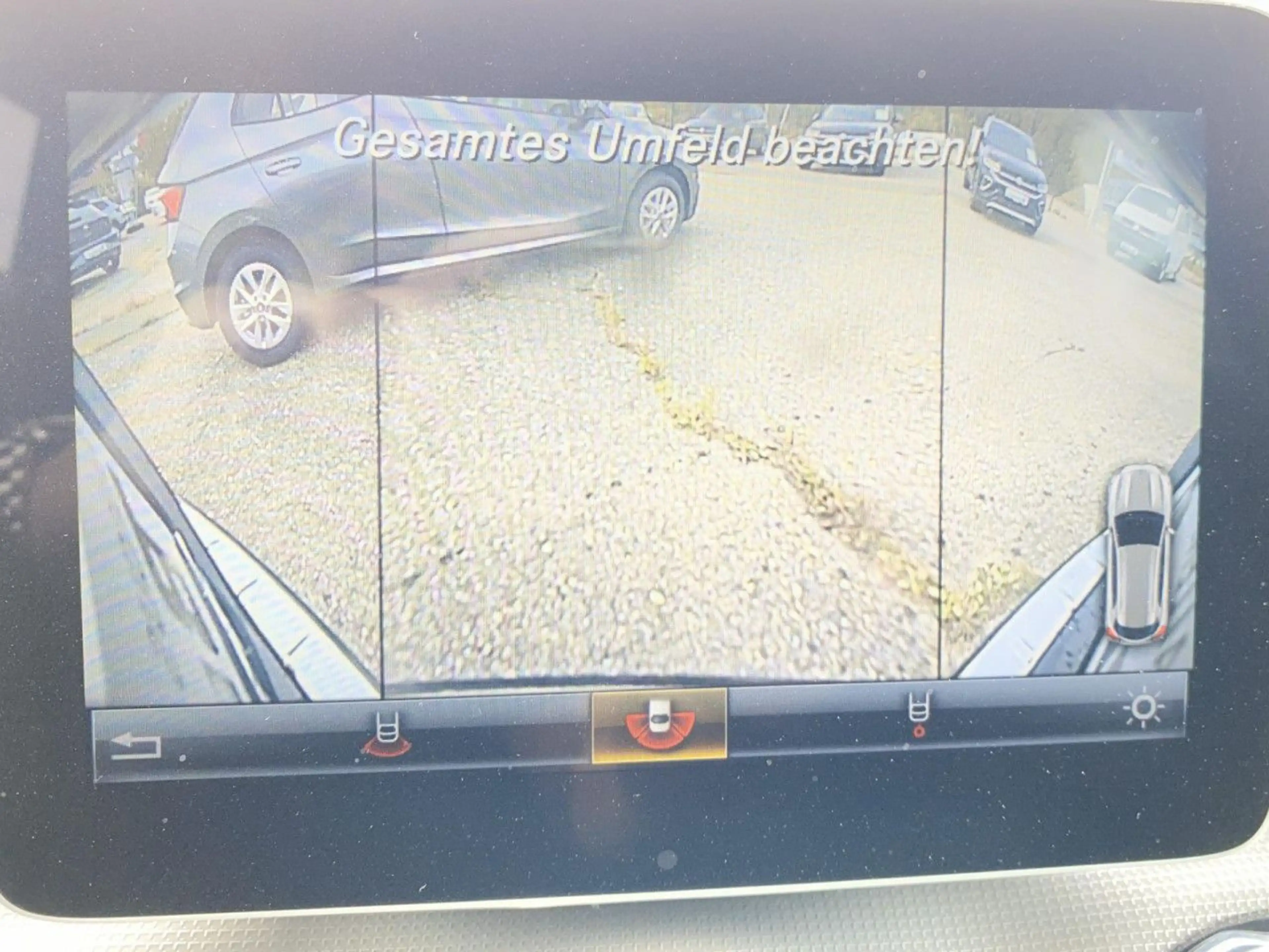 Mercedes-Benz GLA 200 Urban Navi-RFK-LED-SHZ-PDC-GRA-Bluetooth — photo 7