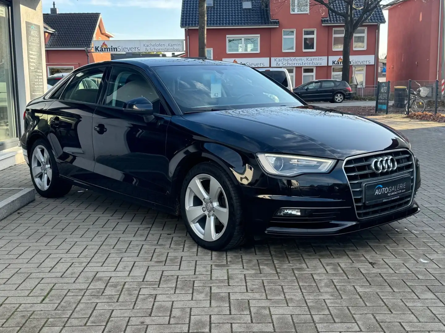 Audi A3 2.0 TDI Limousine°SitzHzg°Navi°Xenon°Alu Schwarz - 2