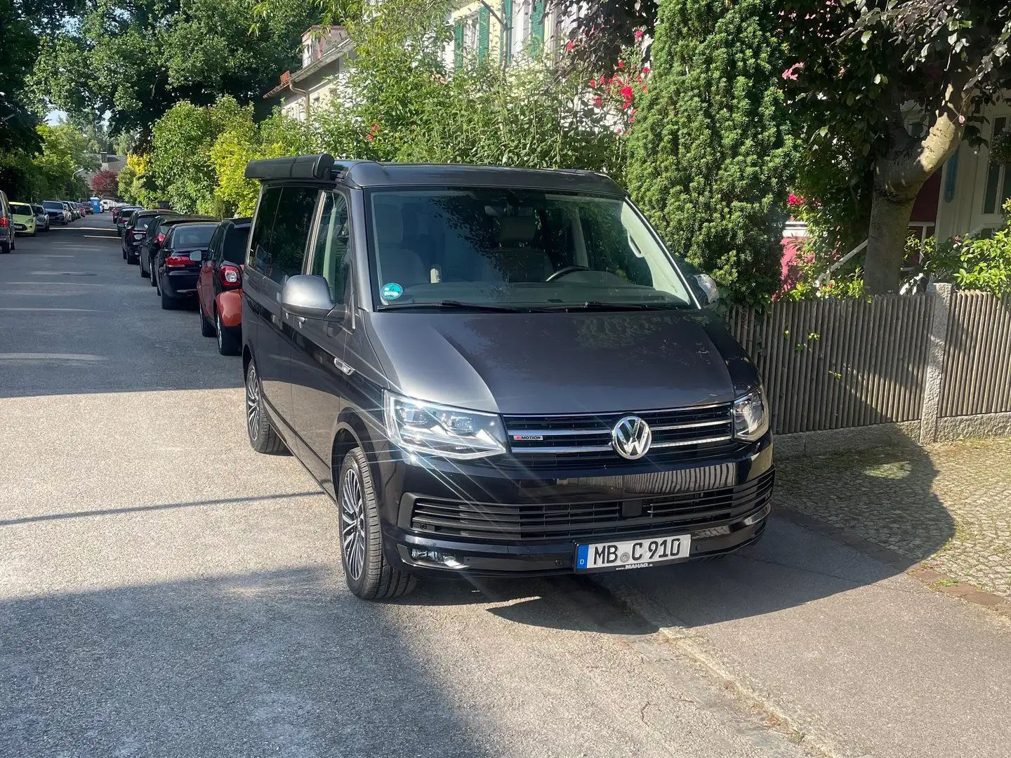 Volkswagen T6 California Ocean 4 Motion Schwarz - 1