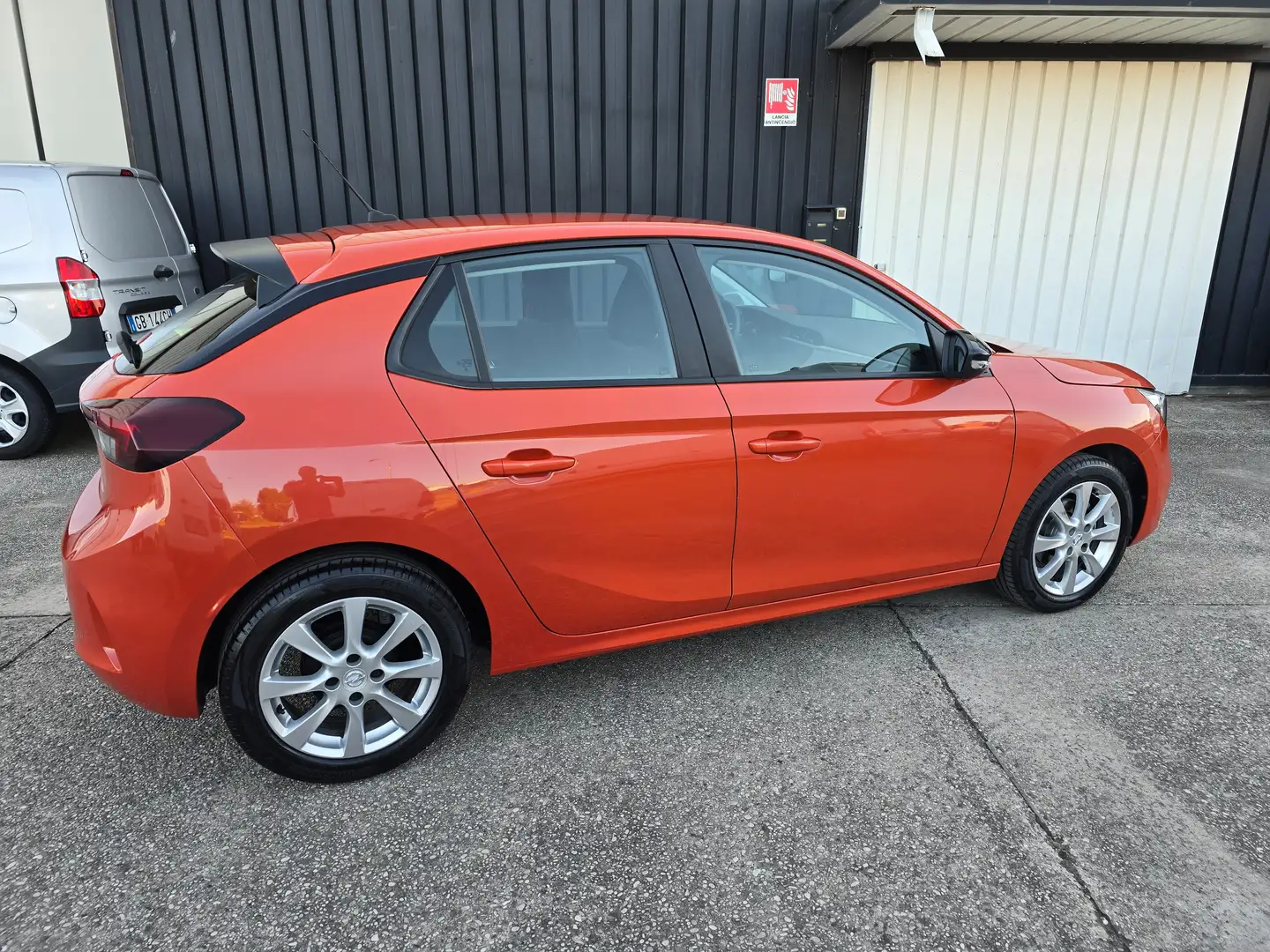 Opel Corsa Corsa 1.2 Edition s Orange - 2