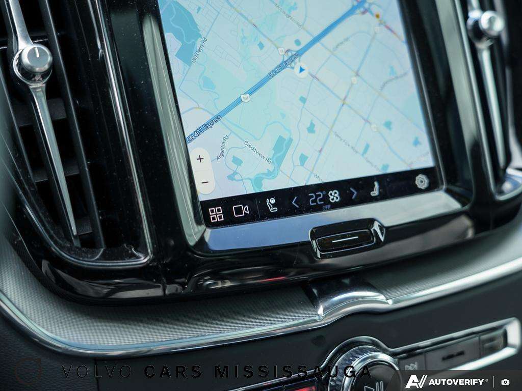 2022 Volvo XC60 B6 R-Design thumb 20