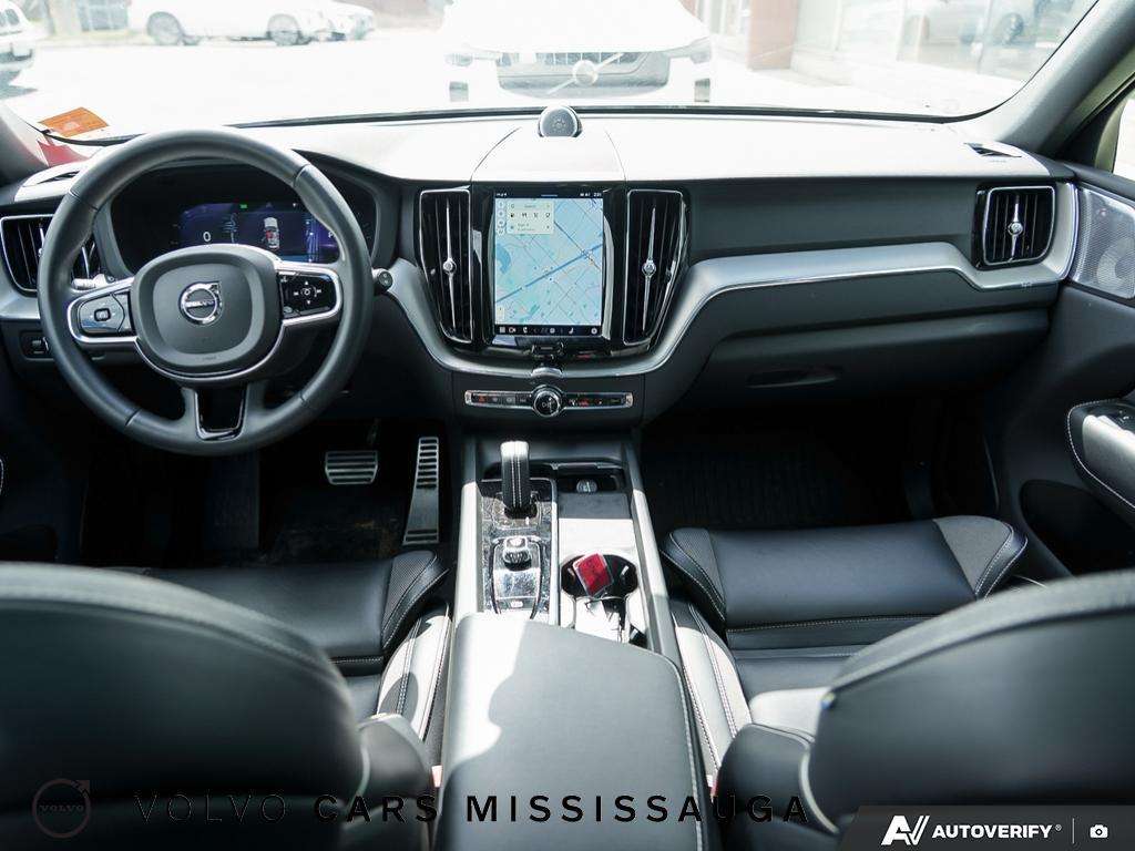 2022 Volvo XC60 B6 R-Design thumb 25