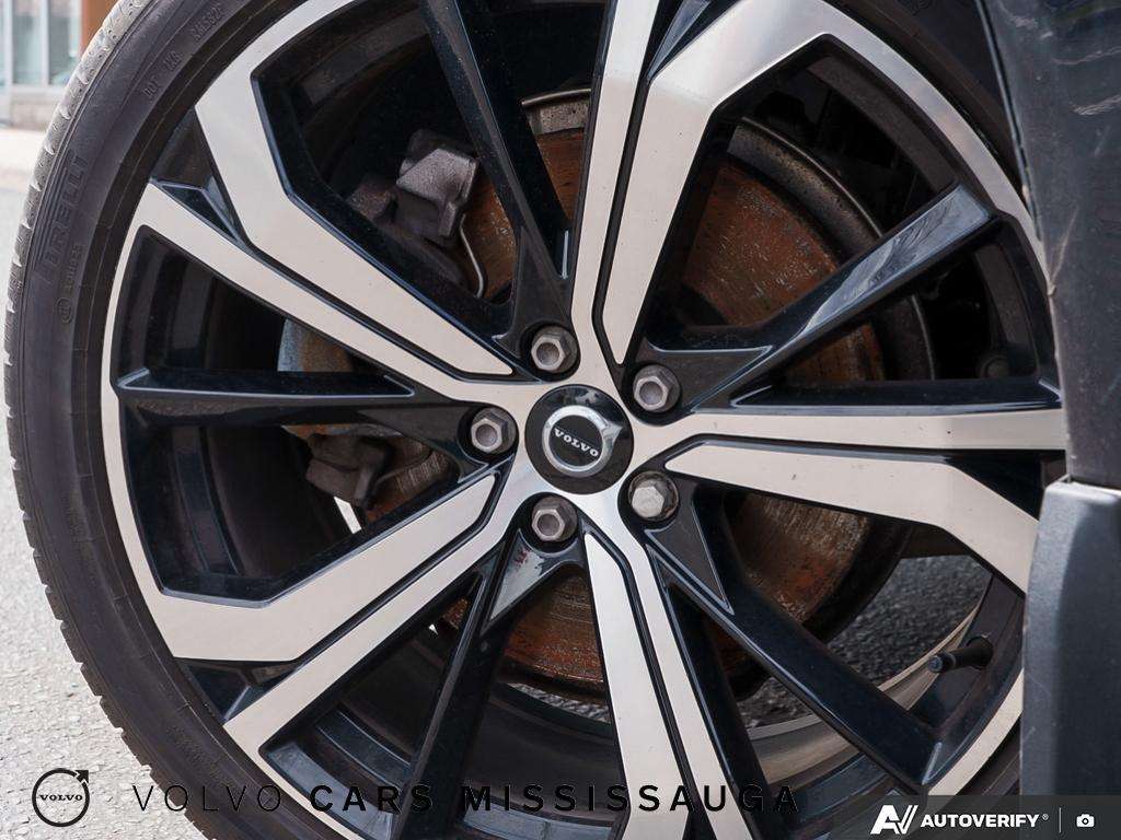 2022 Volvo XC60 B6 R-Design thumb 6