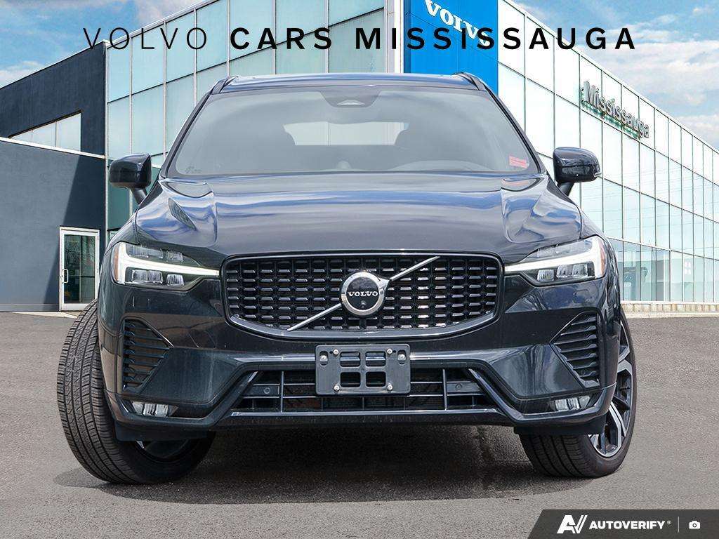 2022 Volvo XC60 B6 R-Design alt 2