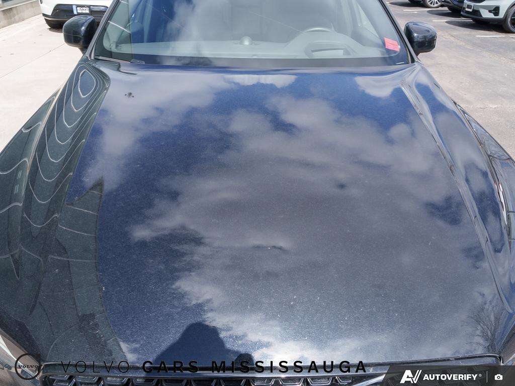 2022 Volvo XC60 B6 R-Design thumb 8