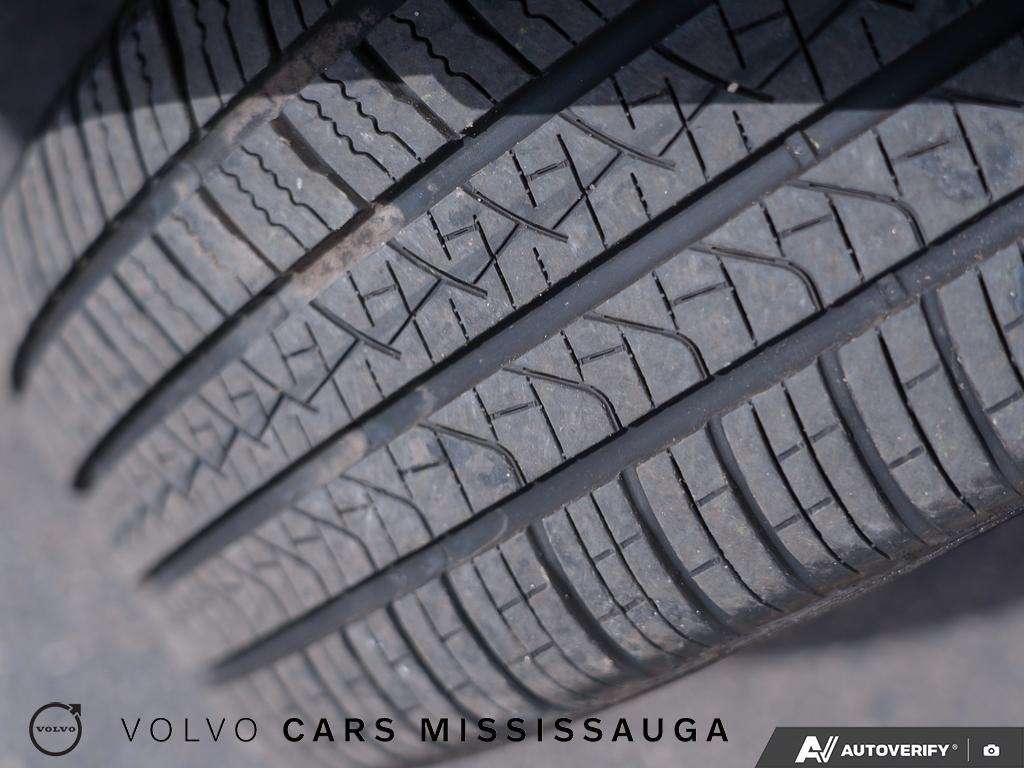 2022 Volvo XC60 B6 R-Design thumb 7