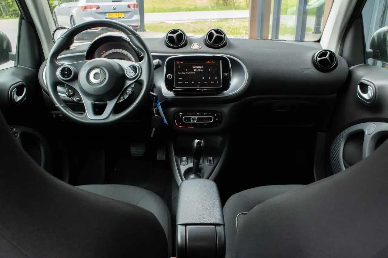 smart forTwo 2021 — фото 35