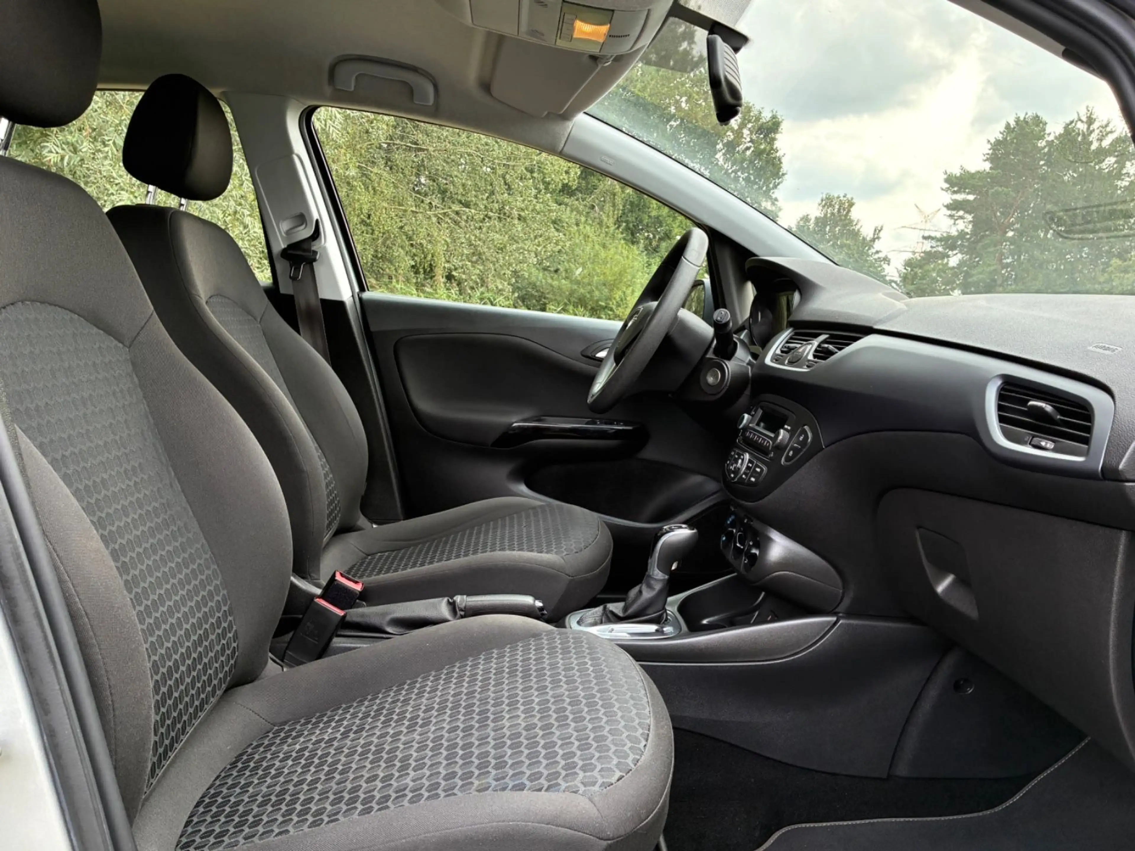 Opel Corsa -E 1.4 Edition Tüv=07/27! Automatik 1.Hand! — photo 8