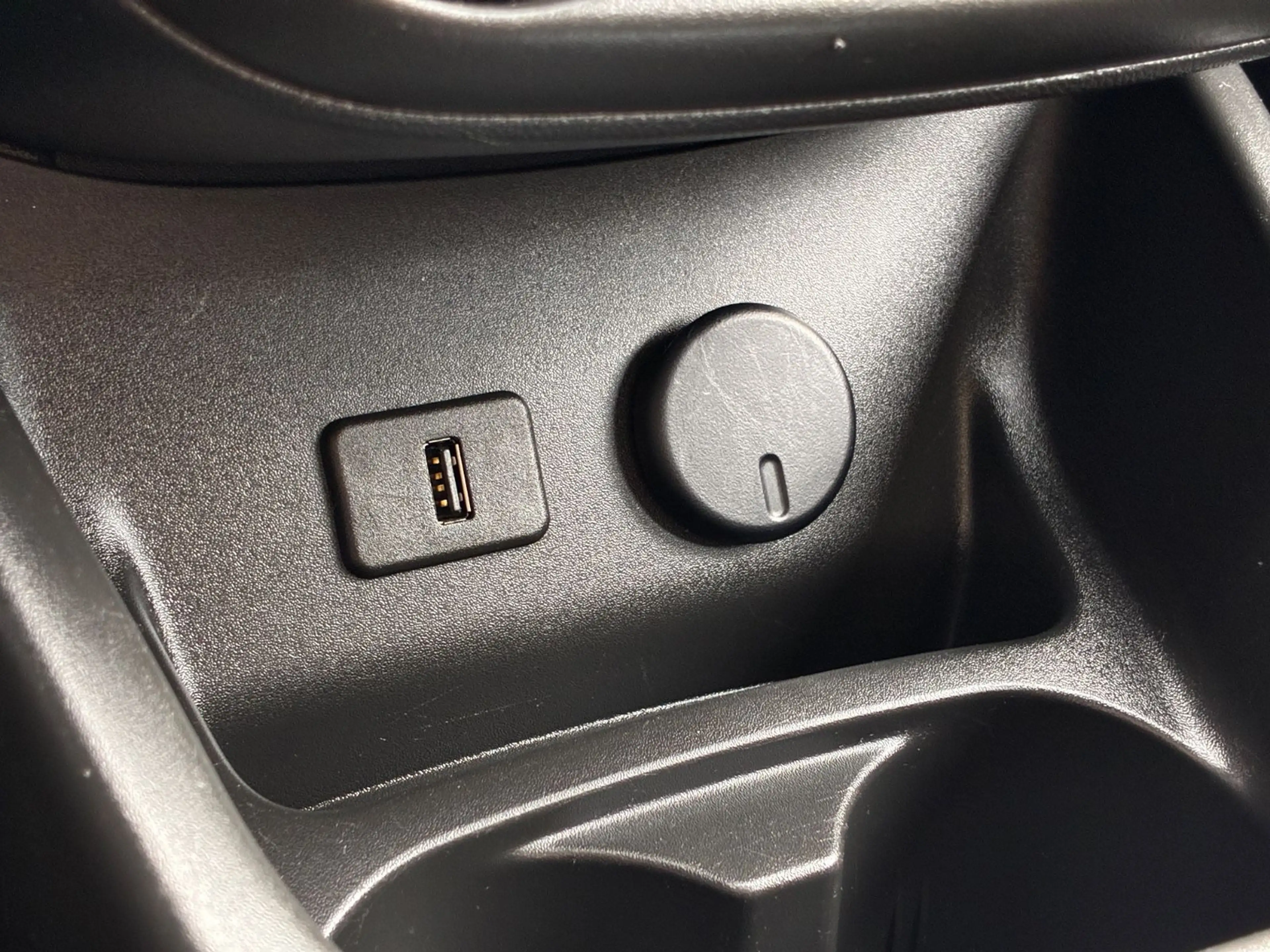 Opel Corsa -E 1.4 Edition Tüv=07/27! Automatik 1.Hand! — photo 15