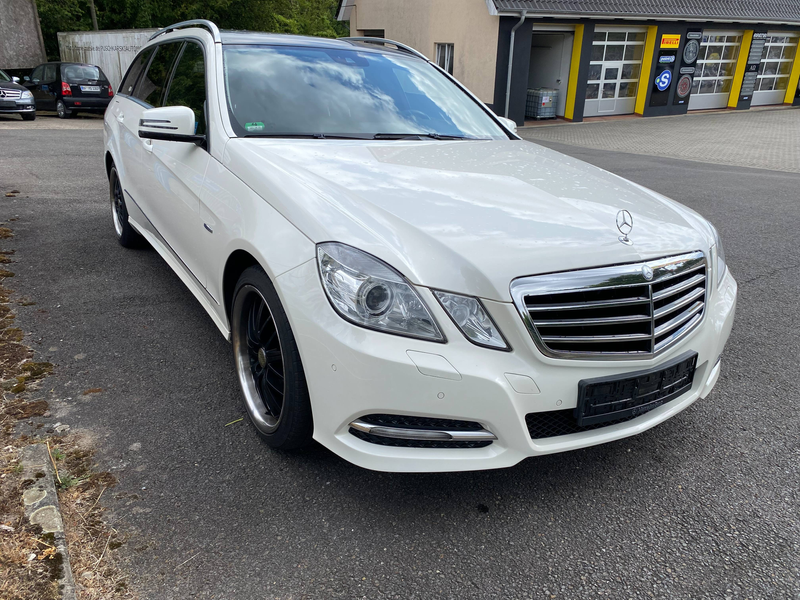 Mercedes-Benz E 200 E 200 CGI BlueEfficiency (212.248)