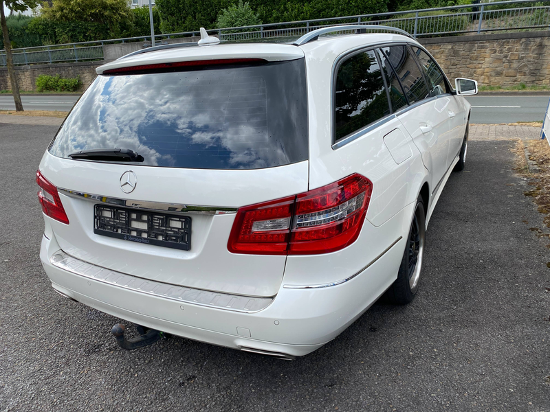 Mercedes-Benz E 200 E 200 CGI BlueEfficiency (212.248) — photo 6