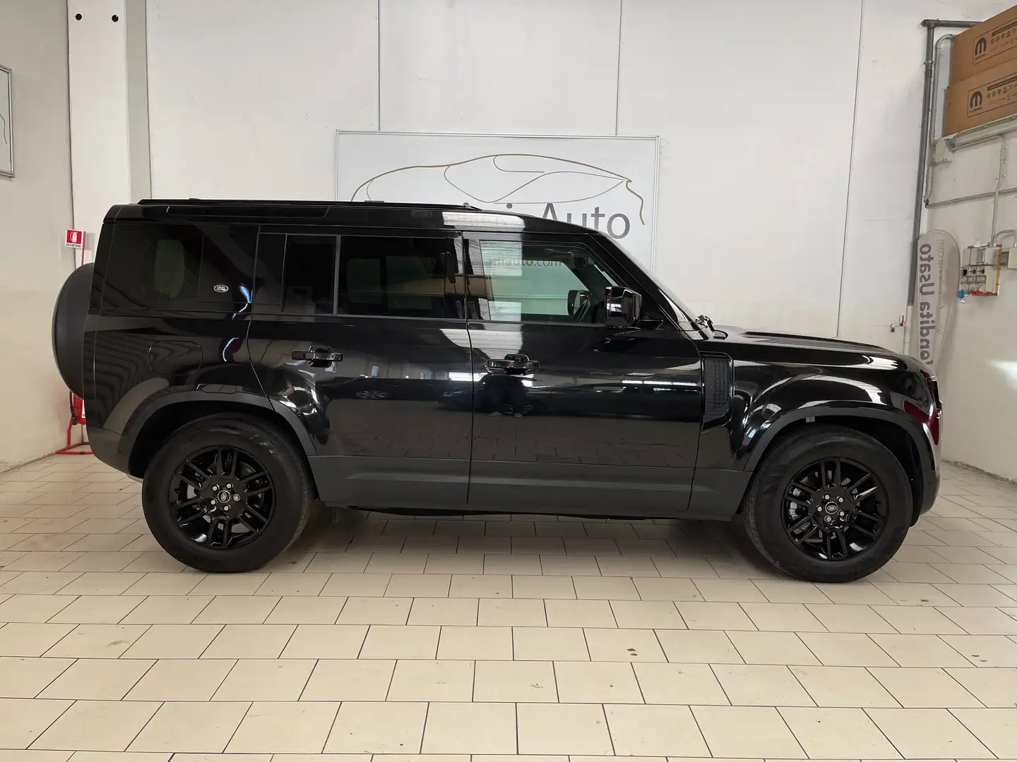 Land Rover Defender 110 S 3.0d i6 mhev awd 200cv auto-LEGGI SOTTO Noir - 2