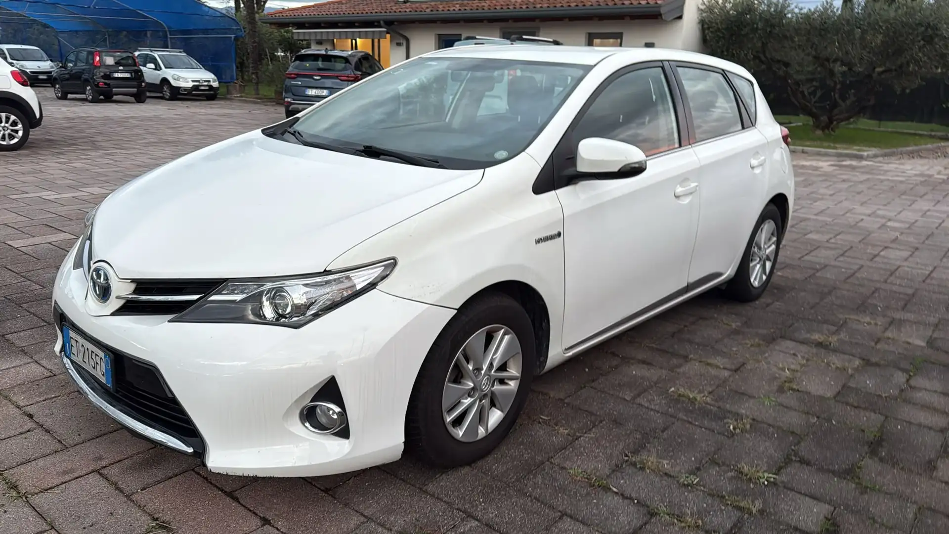 Toyota Auris 1.8 Ibrida - Automatica - Neopatentati Blanc - 1