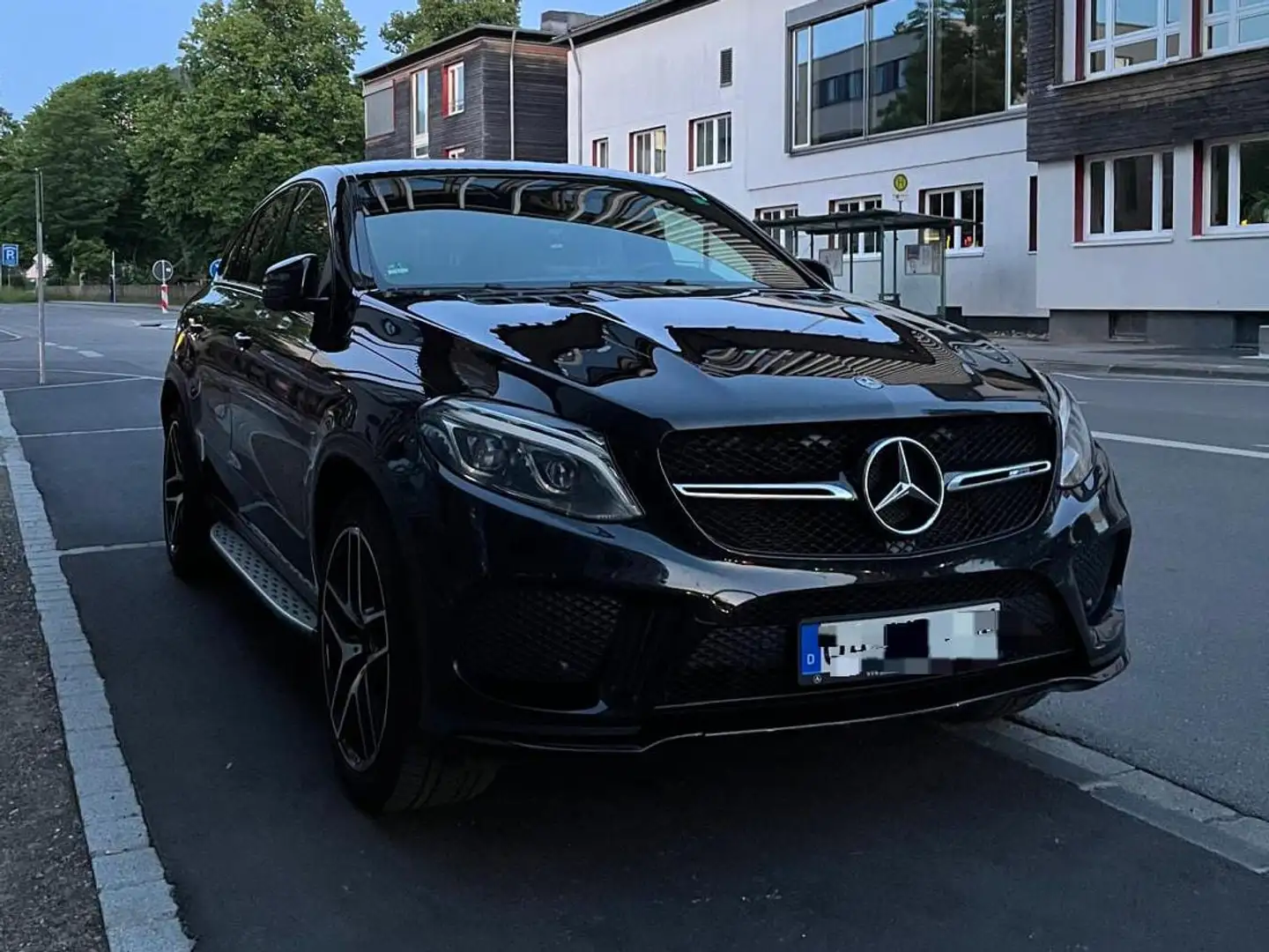 Mercedes-Benz GLE 43 AMG AMG GLE 43 4Matic 9G-TRONIC Schwarz - 1