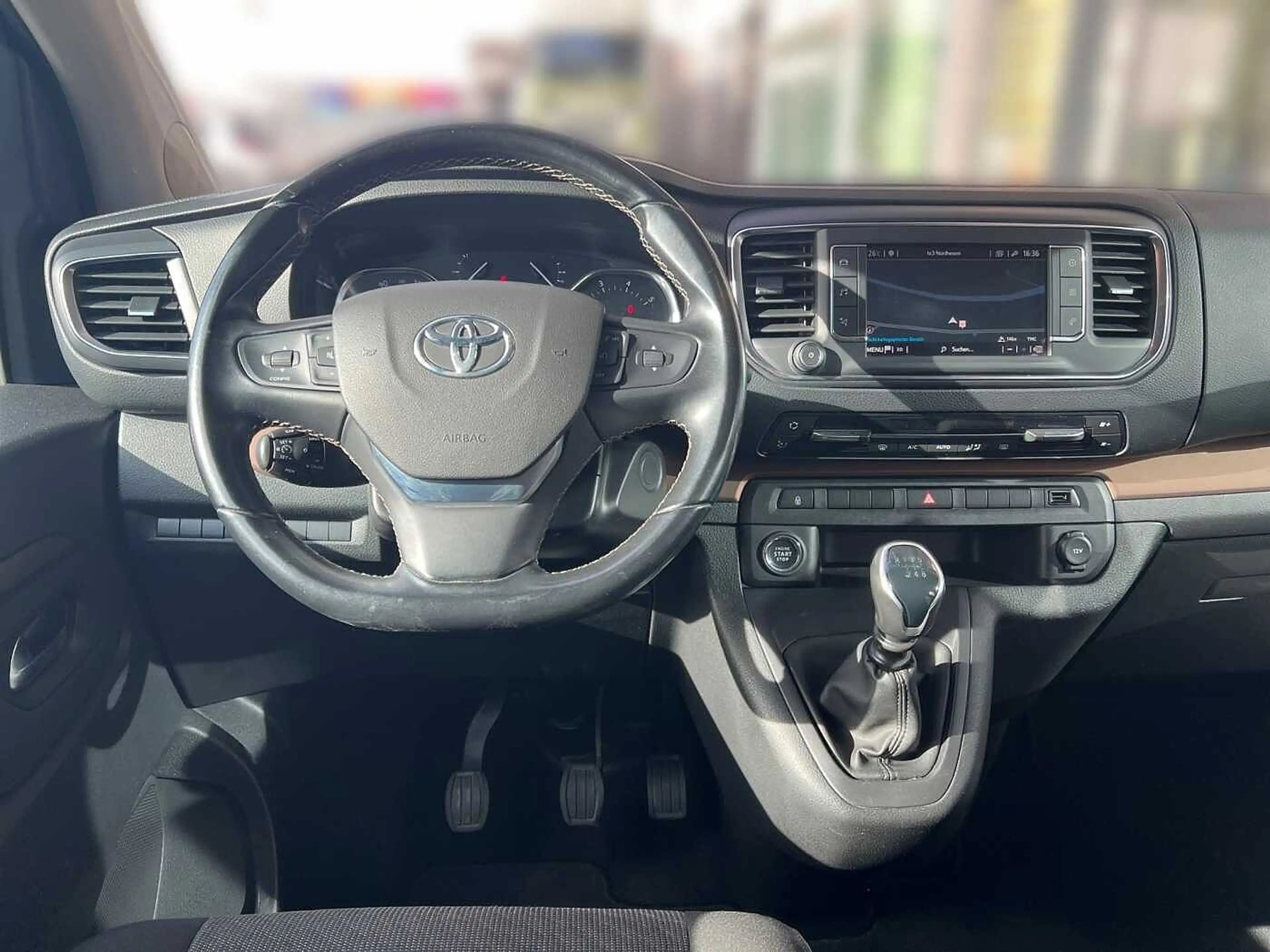 Toyota Proace Verso 2.0 D-4D Team D L1 8-Sitzer — photo 9