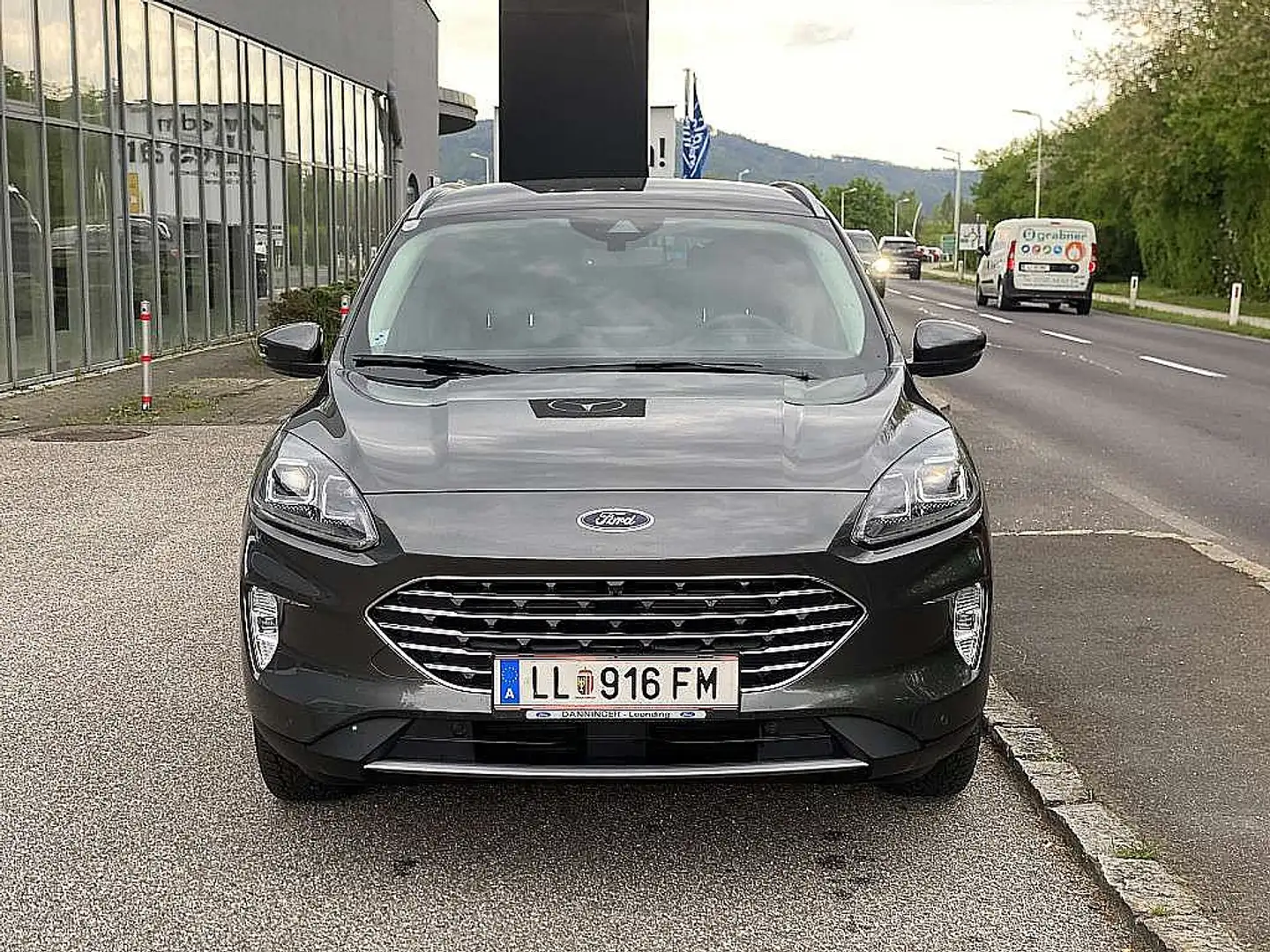Ford Kuga 2,0 EcoBlue Titanium X Aut. Gris - 1